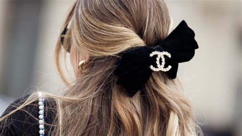 haarreif chanel|Chanel hair bow.